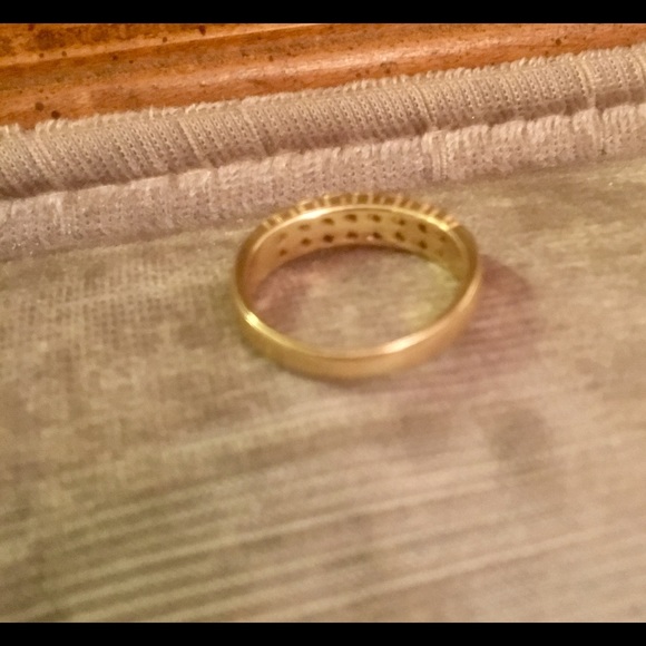 Gold & Diamond Ring - Picture 4 of 7
